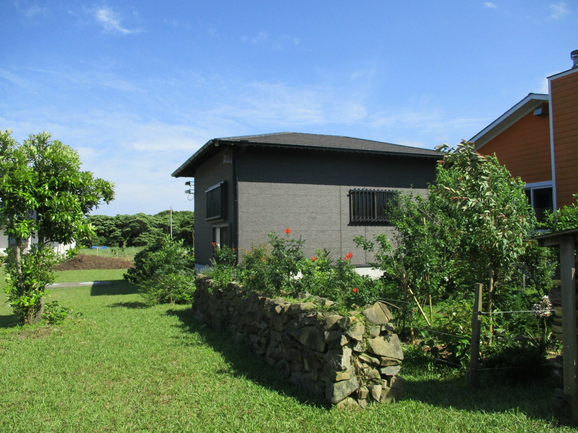 Cottage Orange House Yakushima Jakusima Kültér fotó